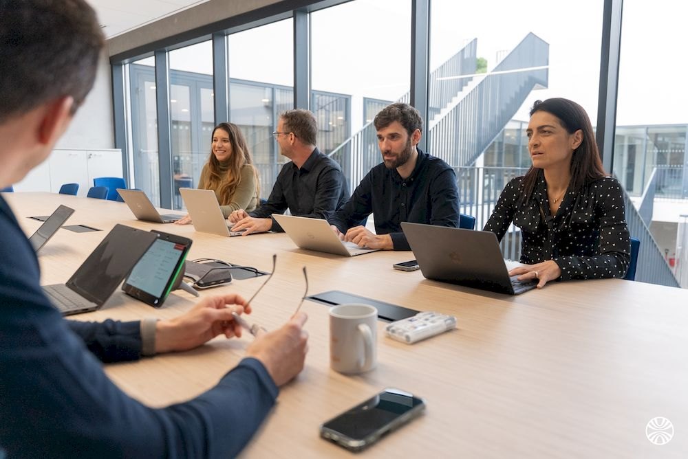 Réunion d’équipe dans les locaux de ViaXoft
